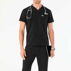 FIGS - Leon Three-Pocket Scrub Top